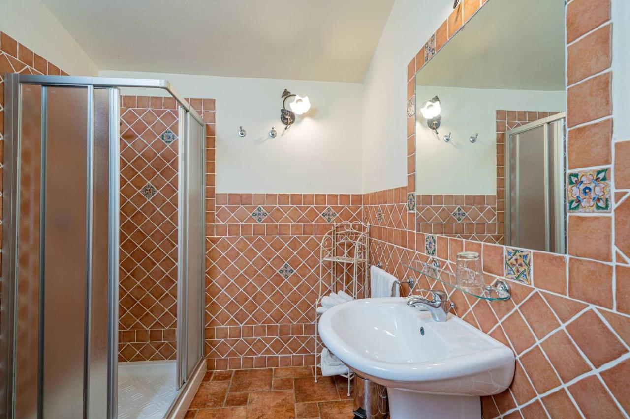 Borgo Alba Barona Turismo Rurale Гольфо-Аранчи Экстерьер фото